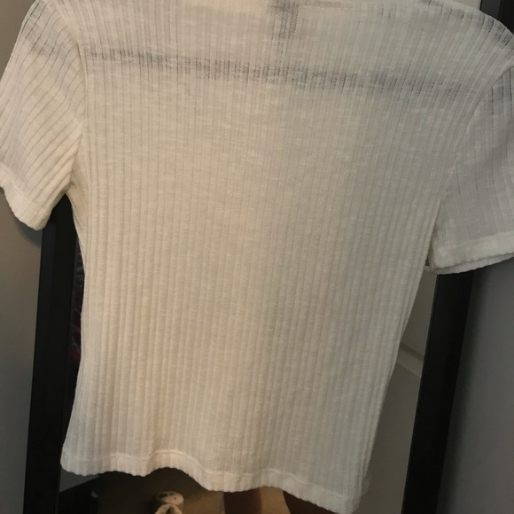 White button up T-shirt - Picture 3 of 3